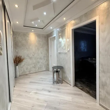 Agape La Maison De L *